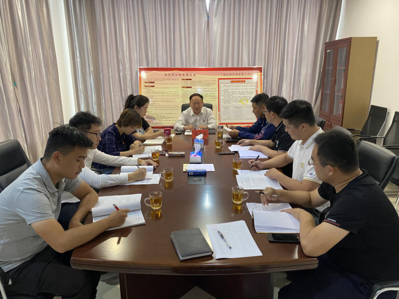 保勢(shì)頭、防風(fēng)險(xiǎn)、穩(wěn)發(fā)展 從更高層次、長(zhǎng)遠(yuǎn)角度去謀劃部署 ---弘義集團(tuán)黨委書(shū)記、董事長(zhǎng)張秀峰一行 到悅弘公司檢查指導(dǎo)工作