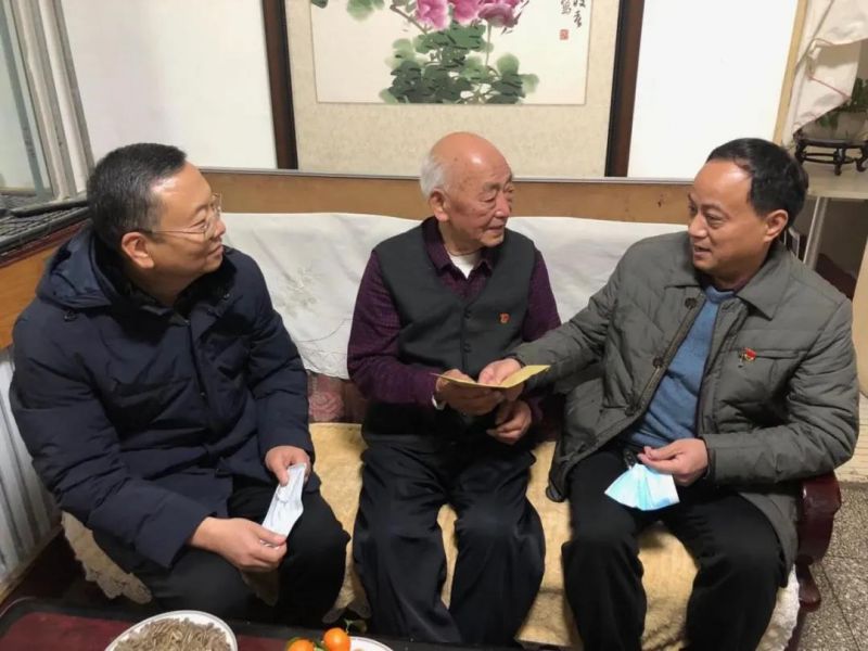 弘義集團(tuán)開展春節(jié)前走訪慰問生活困難黨員、老黨員、老干部活動(dòng)